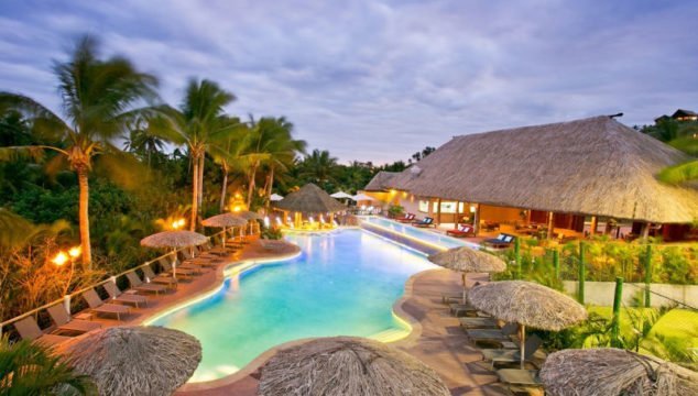 Vahavu-adults-only-pool-and-bistro